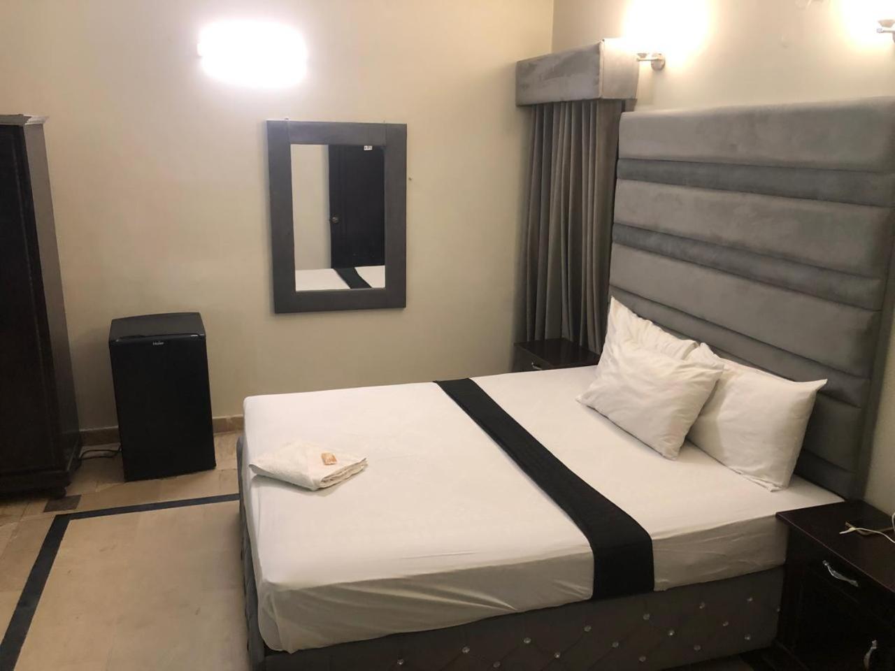 Hotel Royal Grand 拉合尔 外观 照片