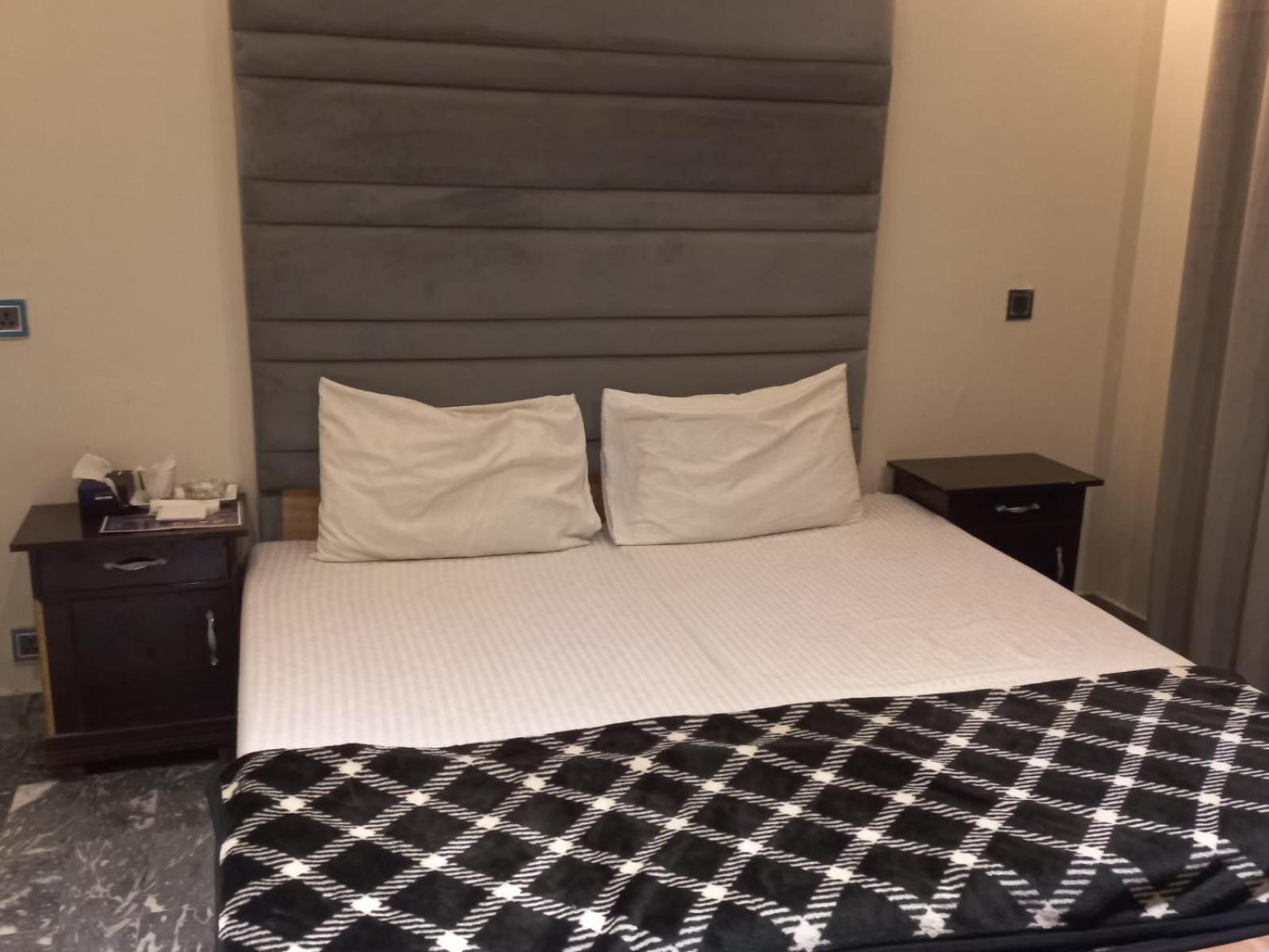 Hotel Royal Grand 拉合尔 外观 照片
